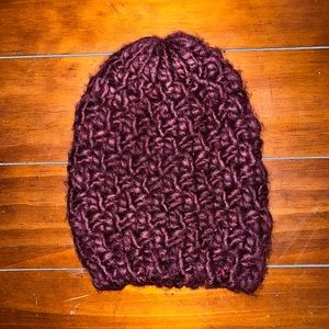 Old navy maroon beanie hat. Never worn.